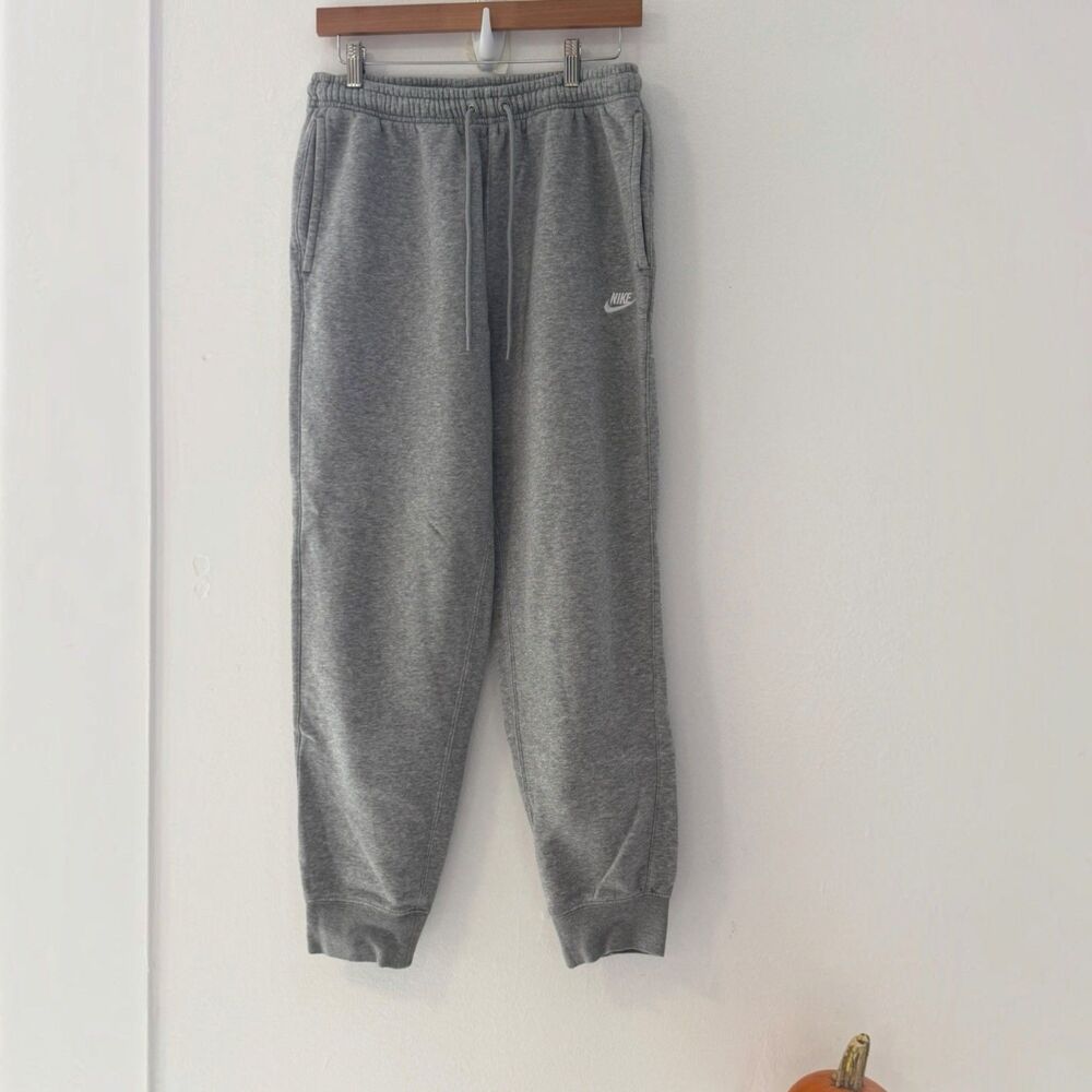 Nike Men’s Medium Gray Fleece Jogger Sweatpants Embroidered Swoosh Drawstring